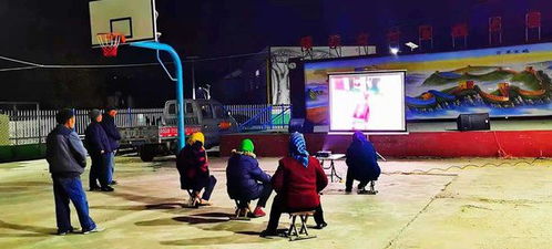 蟠龍梆子志愿服務(wù)隊下鄉(xiāng)放映公益影片宣傳農(nóng)村防火